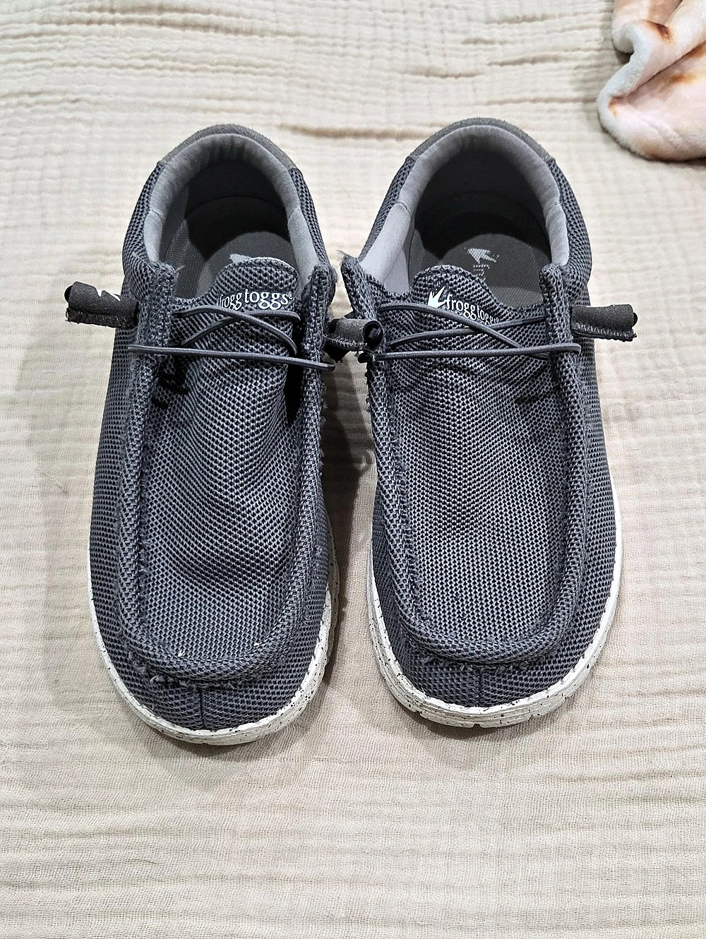 Frogg Toggs Gray Casual Shoes